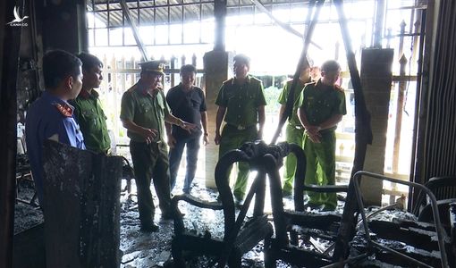 Con rể chốt cửa phóng hỏa định đốt cả nhà 8 người bên gia đình vợ