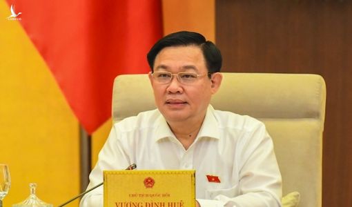 Chủ tịch Quốc hội: ‘Dù dịch bệnh vẫn dứt khoát tăng lương’