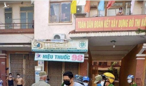 Khống chế phó chánh văn phòng Đoàn ĐBQH Đà Nẵng vì ‘gạt tay trúng mặt’ nhân viên xét nghiệm