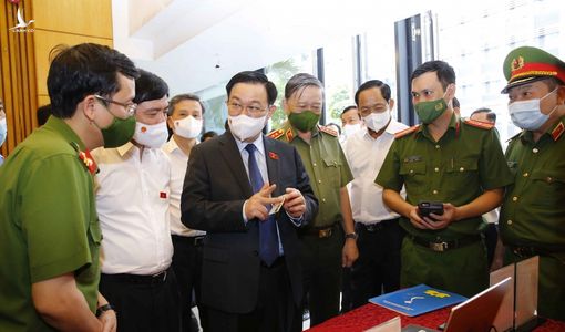 Bộ Công an chuẩn bị cho việc bỏ sổ hộ khẩu giấy, quản lý bằng điện tử