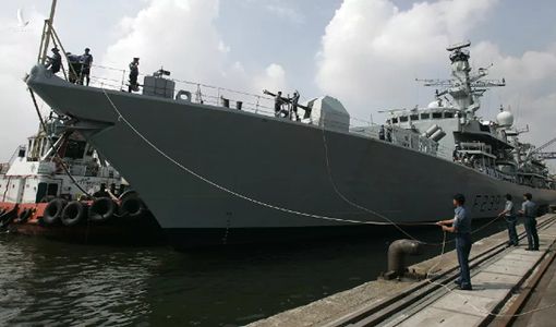 Tàu chiến Anh thăm Việt Nam, Trung Quốc như ngồi trên “tổ kiến lửa”