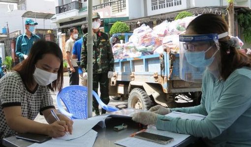 TPHCM đang triển khai chi trả hỗ trợ cho dân bằng app điện thoại