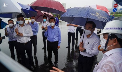 Bí thư TP.HCM Nguyễn Văn Nên kiểm tra tiến độ thi công dự án cầu Thủ Thiêm 2