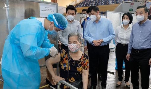 Bộ trưởng Y tế: Tiêm xong mũi 1 trước 15.9, hy vọng Hà Nội sớm ‘bình thường mới’