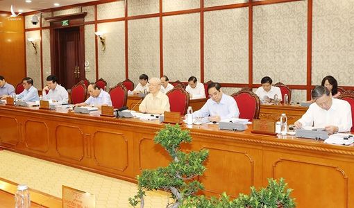 Xử lý nghiêm việc lợi dụng chủ trương bảo vệ cán bộ để bao che hành vi vụ lợi, tham nhũng