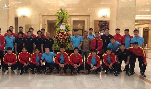 Chủ tịch nước Nguyễn Xuân Phúc gửi lời động viên tới thầy trò HLV Park Hang-seo