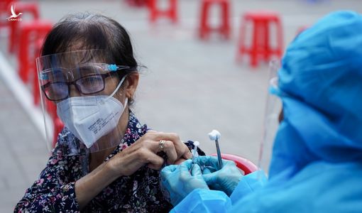 Bao nhiêu người ở TP.HCM, Hà Nội đã tiêm đủ 2 liều vaccine Covid-19?