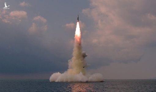 Tàu ngầm của Triều Tiên phóng tên lửa đạn đạo loại mới khó đánh chặn hơn