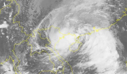 Biển Đông xuất hiện cơn bão số 8: nguy cơ bão chồng bão