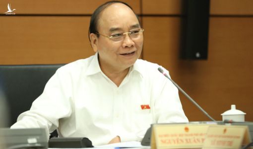 Chủ tịch nước chia sẻ: “có một số ngành tôi ký quá mỏi tay vì ký khen thưởng quá nhiều”