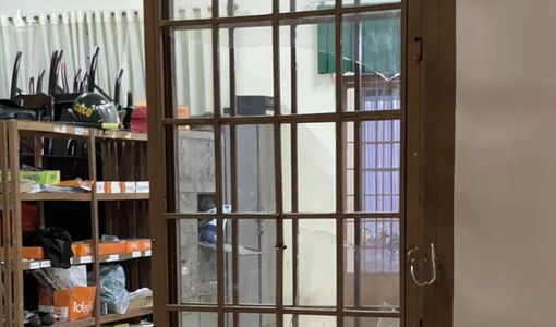 Nhóm thanh niên lao vào trụ sở công an để cướp tang vật