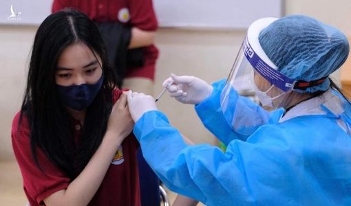 Bộ Y tế nói gì về 2 lô vắc-xin xin gia hạn?
