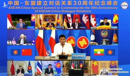Tổng thống Philippines phản pháo cực mạnh Chủ tịch Tập Cận Bình tại Hội nghị thượng đỉnh