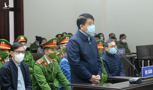 Ông Nguyễn Đức Chung nói mình đang chữa ung thư, xin tòa giảm án