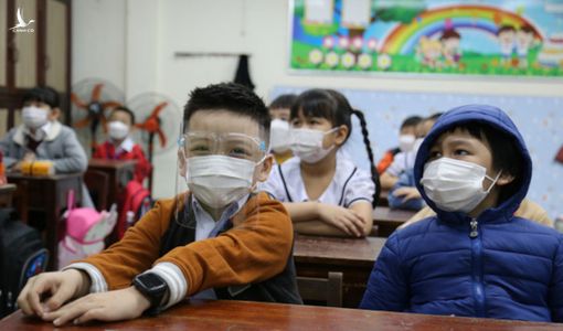 Học sinh lớp 1 Đà Nẵng quay lại học trực tuyến sau 5 ngày đến trường