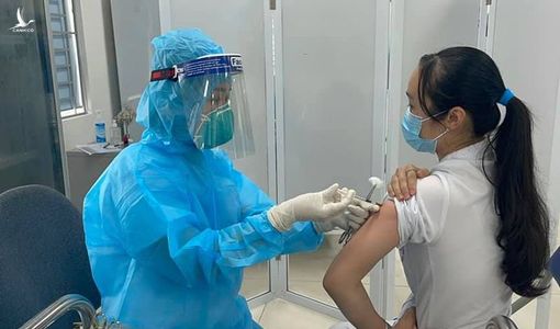 Thủ tướng yêu cầu Bộ Y tế tìm giải pháp ngăn chặn ca nặng và tử vong do COVID-19
