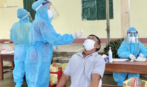 Tỉnh Quảng Trị nêu lý do phải chi 30 tỉ đồng mua kit test Việt Á