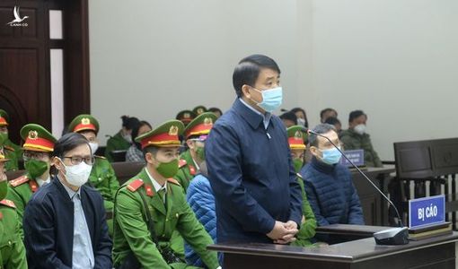 Phiên tòa xử ông Nguyễn Đức Chung đột ngột tạm dừng vì “vật chứng mới”