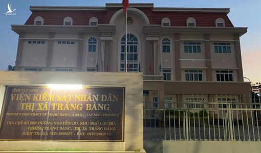 Đình chỉ công tác Viện trưởng VKSND thị xã Trảng Bàng vì bị tố sàm sỡ
