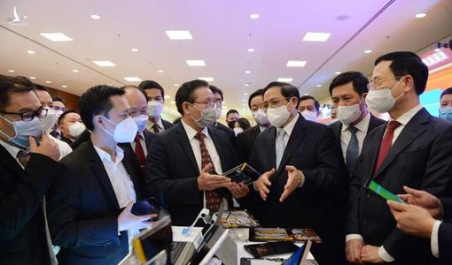 Thủ tướng: Phải thể hiện tinh thần dân tộc trong chuyển đổi số