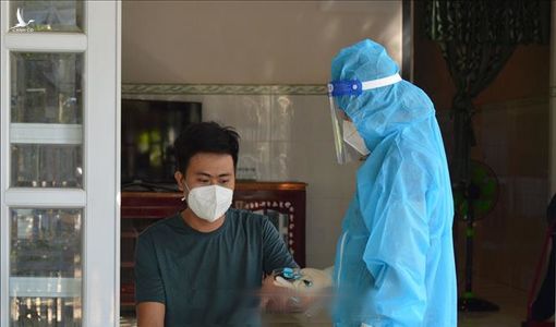 Hàng nghìn bệnh nhân đuối sức, hụt hơi, rụng tóc, triệu chứng kéo dài hậu COVID-19