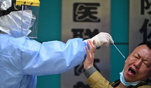 Những hiểm họa từ kit test Covid-19