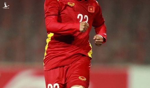 Những cô gái áo đỏ làm nên thời khắc lịch sử của bóng đá Việt Nam