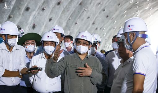 Thủ tướng tiếp tục kiểm tra tuyến cao tốc Bắc – Nam, giải quyết ngay vướng mắc