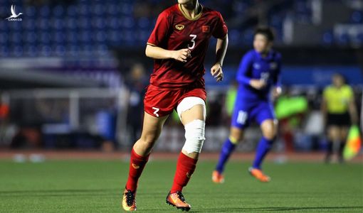 Người thân của trung vệ Chương Thị Kiều qua đời