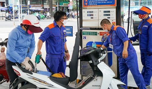 Thôi trò đổ vạ cho Chính phủ thông qua luận điệu xuyên tạc về giá xăng