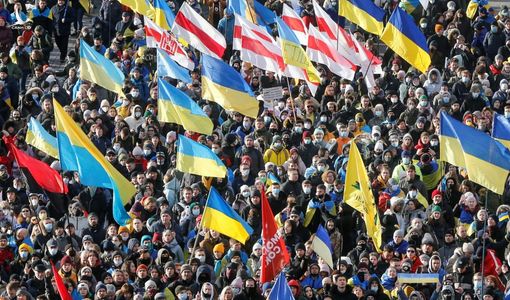 Hàng nghìn người Ukraine xuống đường trước nguy cơ bị tấn công từ Nga