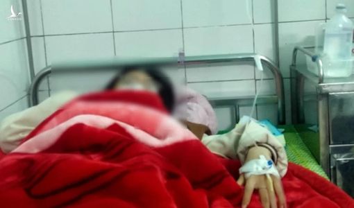 Nữ sinh lớp 8 bị bố của bạn đánh chấn thương sọ não