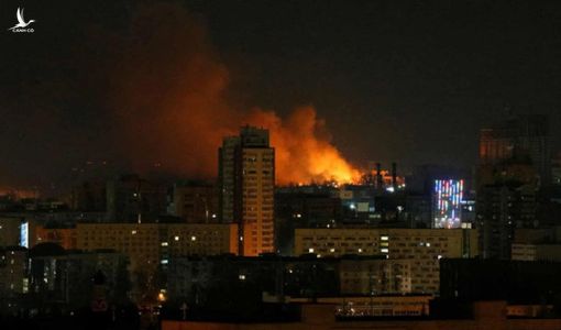 Một loạt vụ nổ lớn xảy ra ở Kiev