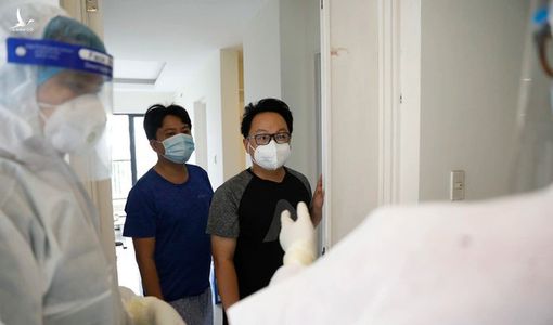 Vì sao có người ăn ngủ cùng F0 mà không bị lây nhiễm?