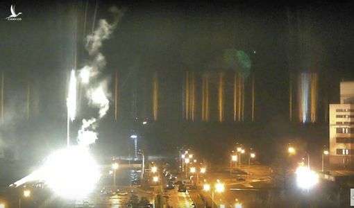 Ukraine đề nghị Nga ngừng bắn để dập lửa nhà máy điện hạt nhân