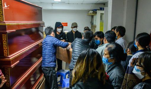 Khám nghiệm tử thi, rùng mình với thứ được lấy ra trong hộp sọ bé gái bị bạo hành