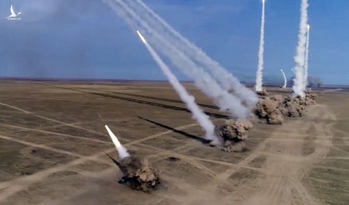 Tiết lộ hàng loạt vũ khí tối tân xuất hiện trong cuộc xung đột Nga – Ukraine