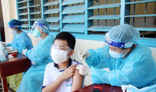 Cha mẹ cần chuẩn bị những gì khi con 5-11 tuổi tiêm vaccine Covid-19?