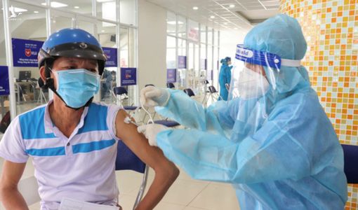 3 nhóm người sẽ tiêm mũi 4 là ai?