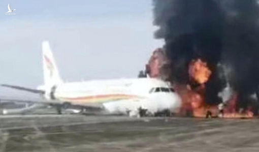 Máy bay chở 113 người gặp nạn bất ngờ bốc hỏa ở Trung Quốc