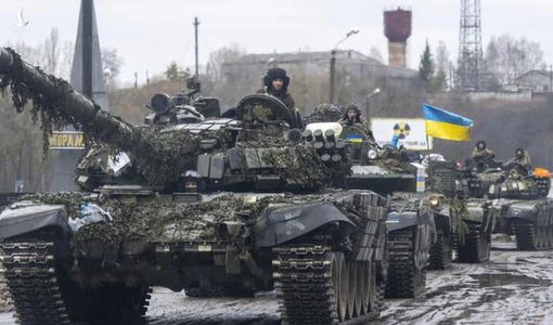 Anh thu mua vũ khí Liên Xô để chuyển đến Ukraine