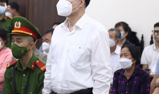 Cựu Thứ trưởng Trương Quốc Cường bị tuyên phạt 4 năm tù