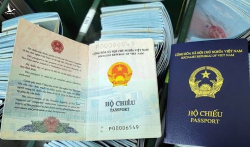 Thêm nơi sinh vào hộ chiếu mới: Tưởng dễ mà không dễ