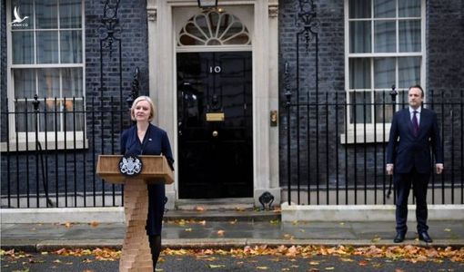 Cú “quay xe” cực gắt của Thủ tướng Anh