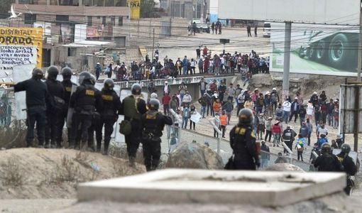 Peru thất thủ, Chính phủ ban bố tình trạng khẩn cấp
