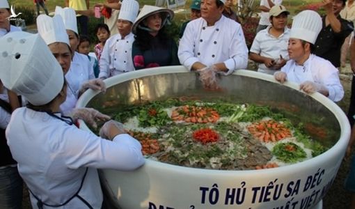 Cần ngưng ngay tư duy cứ to là kỷ lục!