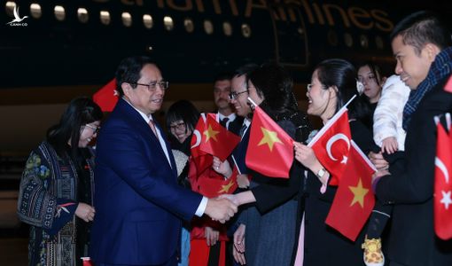 Thủ tướng tới Ankara, bắt đầu thăm Thổ Nhĩ Kỳ