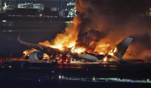 Chi tiết quan trọng giúp gần 400 hành khách thoát nạn thần kỳ trong vụ cháy máy bay tại Nhật Bản