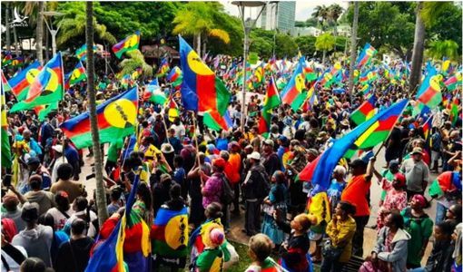 Hỗn loạn cục bộ, Pháp ban bố tình trạng khẩn cấp