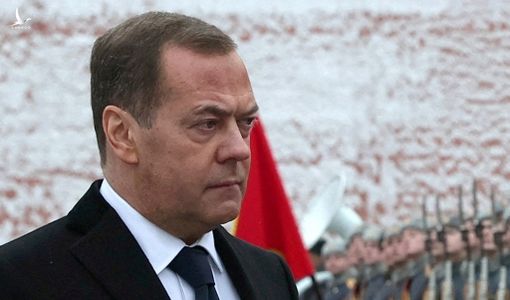 Ông Medvedev khuyên lãnh đạo Pháp, Đức ‘về vườn’